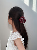 Grande Rose Claw in Red