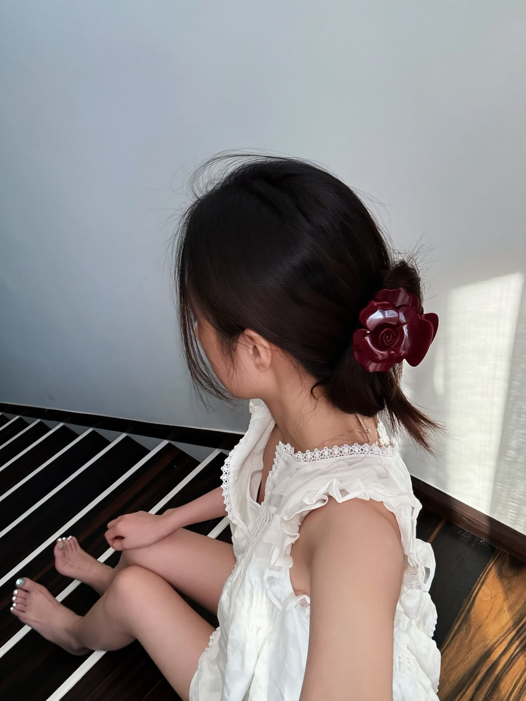 Grande Rose Claw in Red