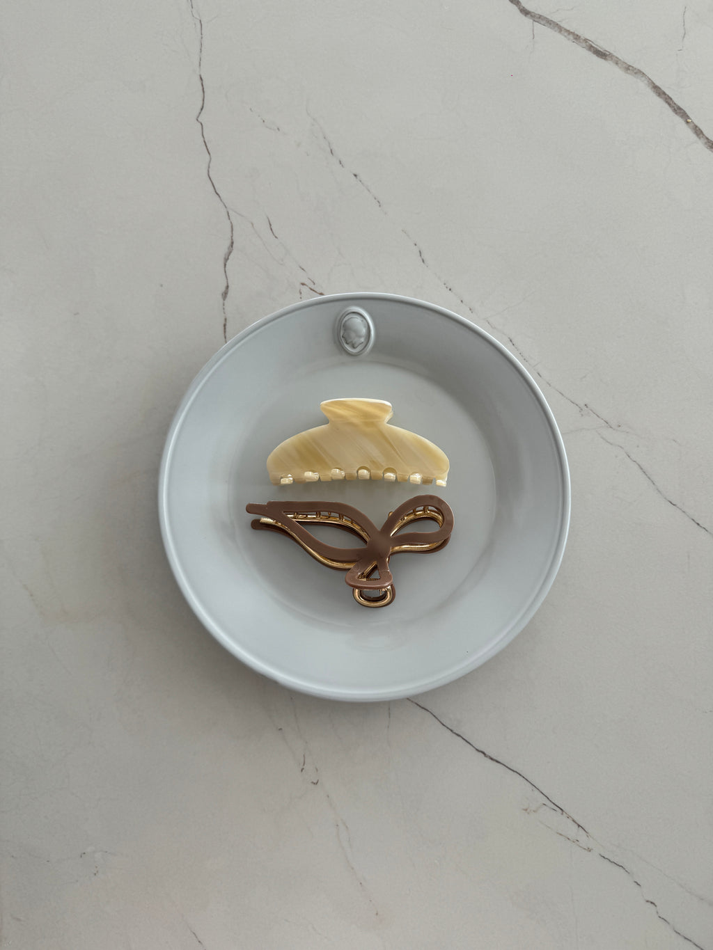 Gabrielle Claw in La crème