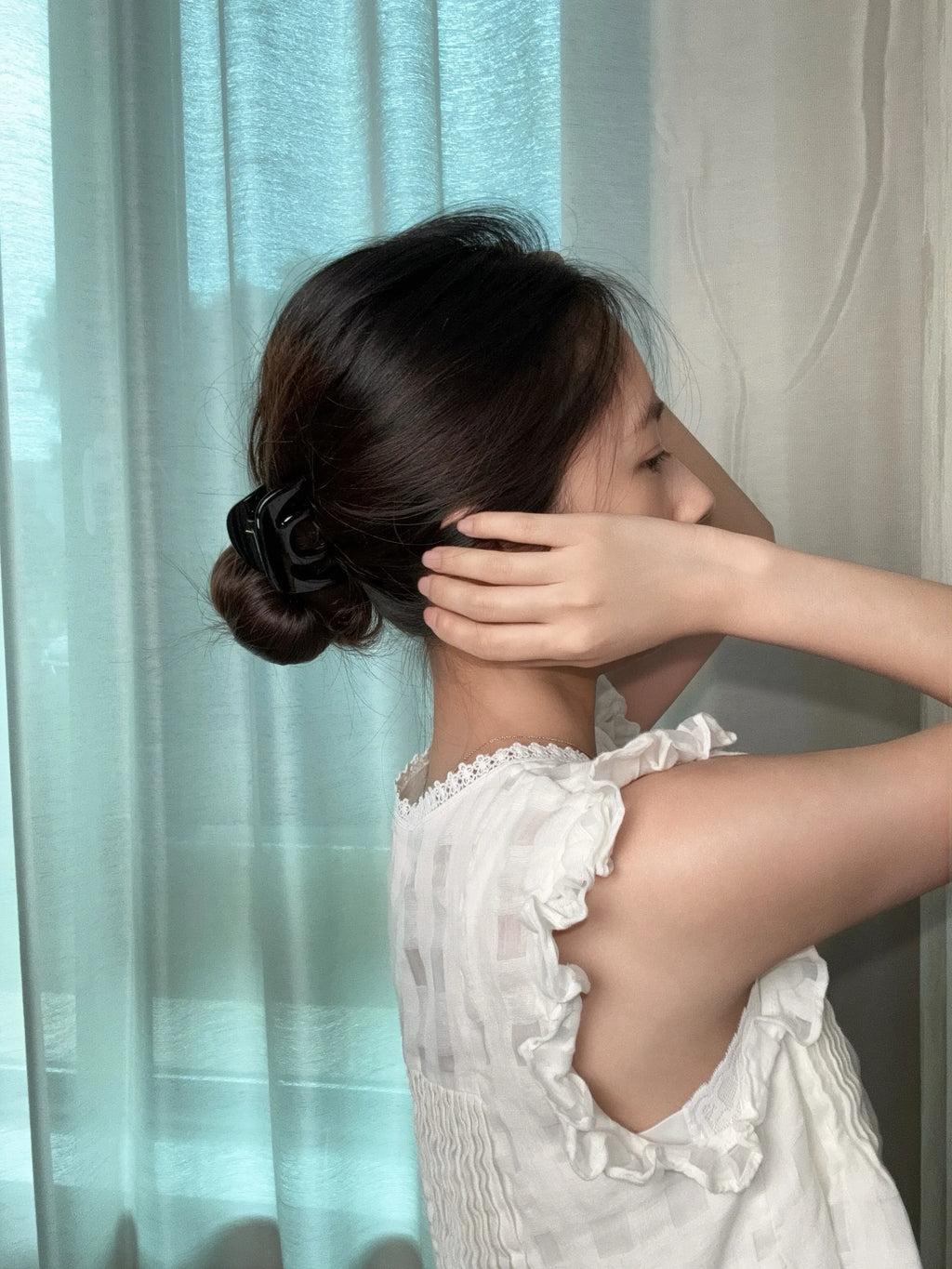 Jellyfish Claw in Black