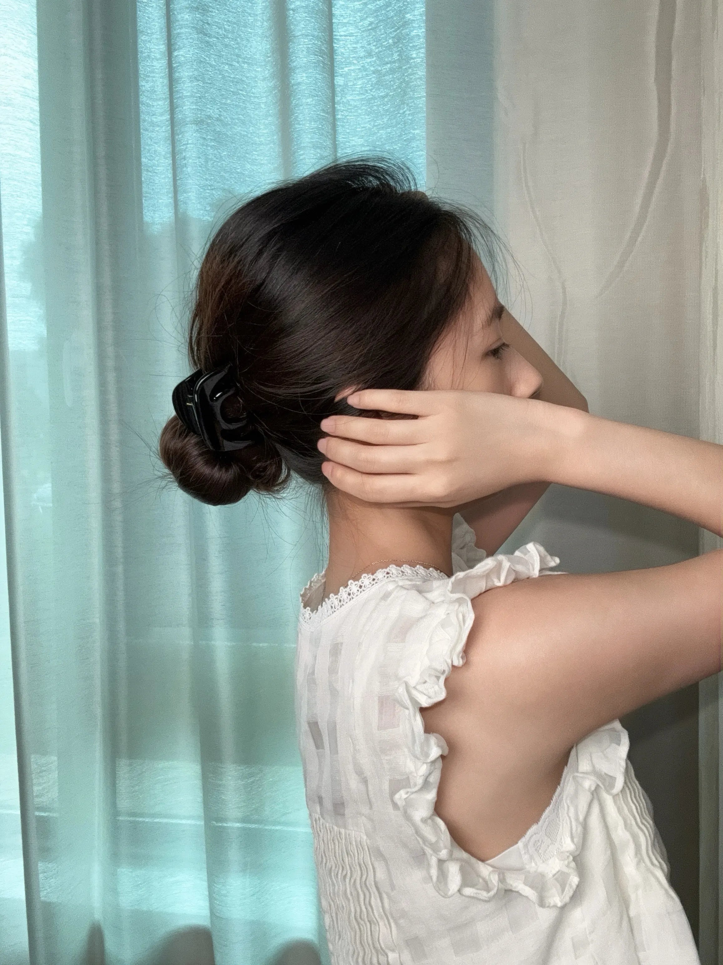 Jellyfish Claw in Black