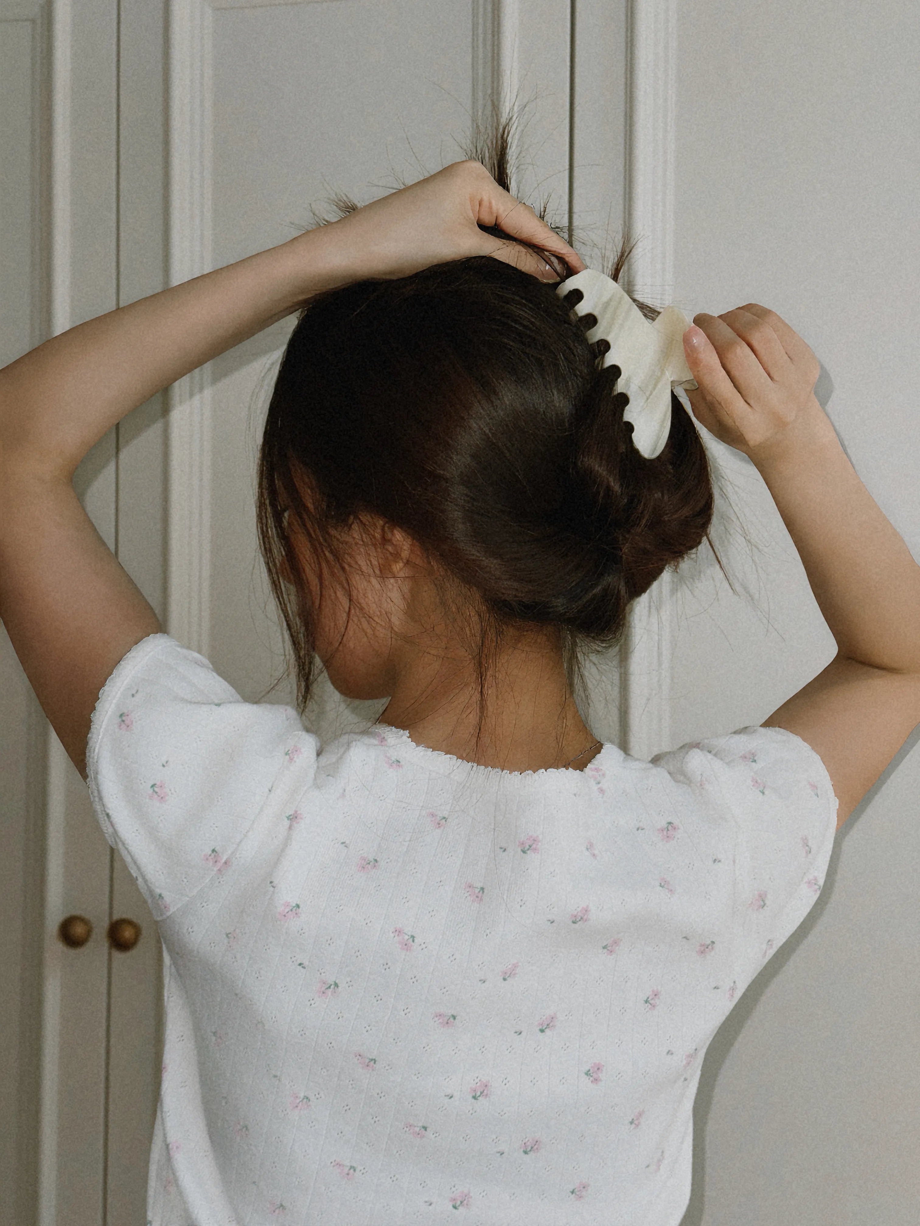Barrette hair accessories for girls – secure hold claw clip for thick hair
