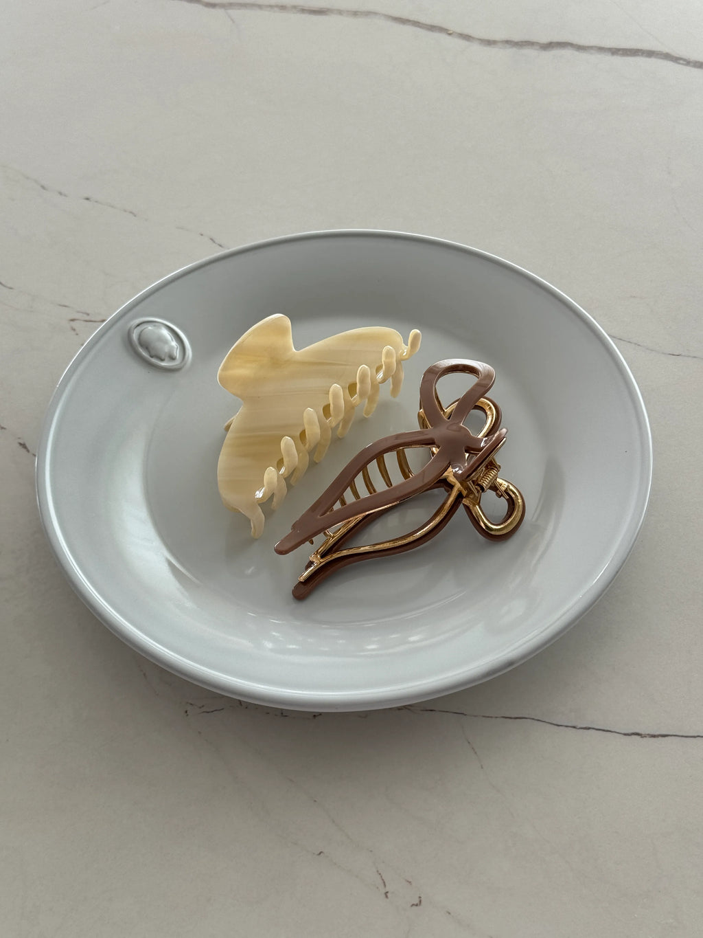 Best hair accessories for thick hair – strong claw clip barrette