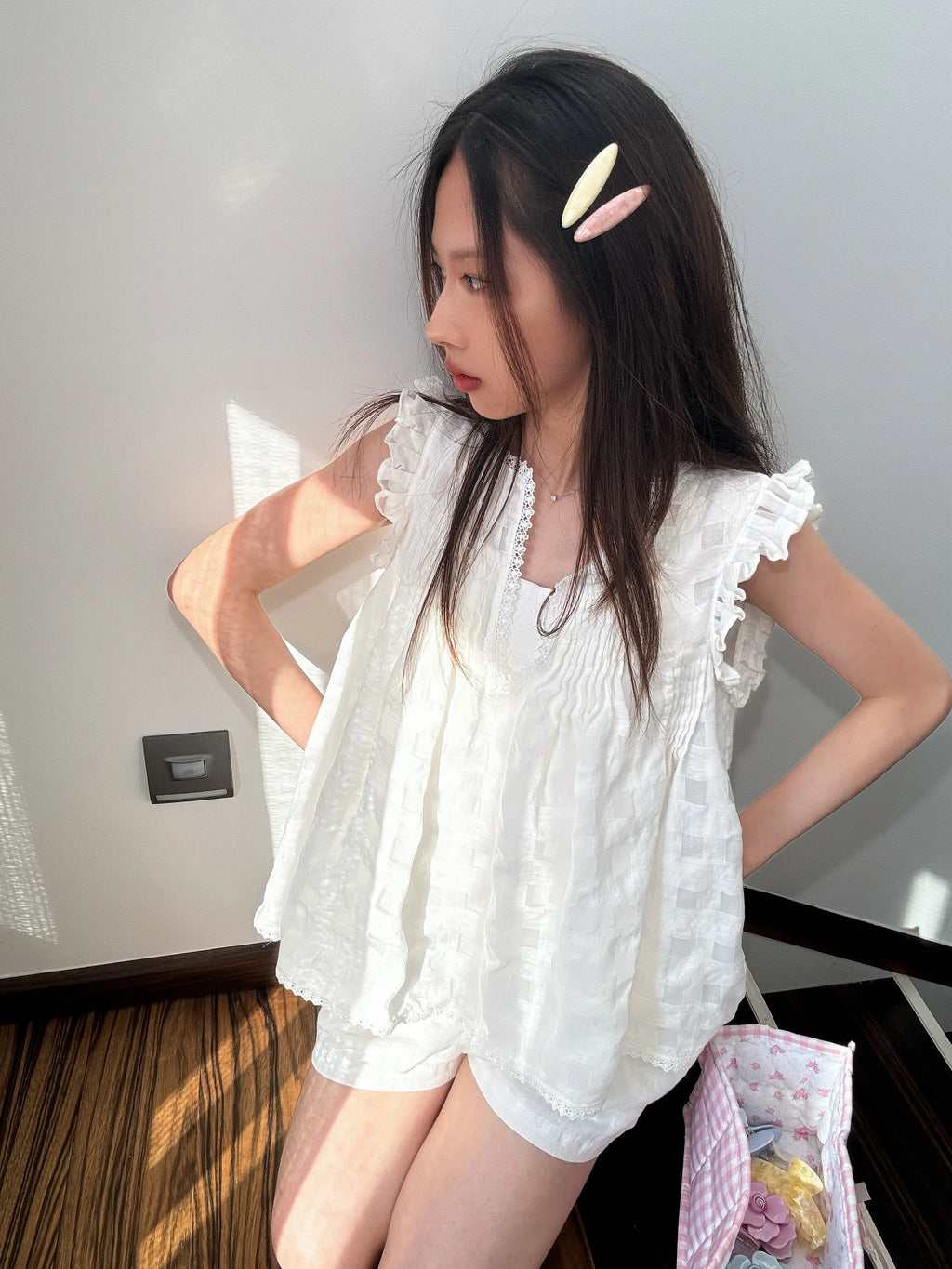 Model styling with butter side clip – chic hair accessory look