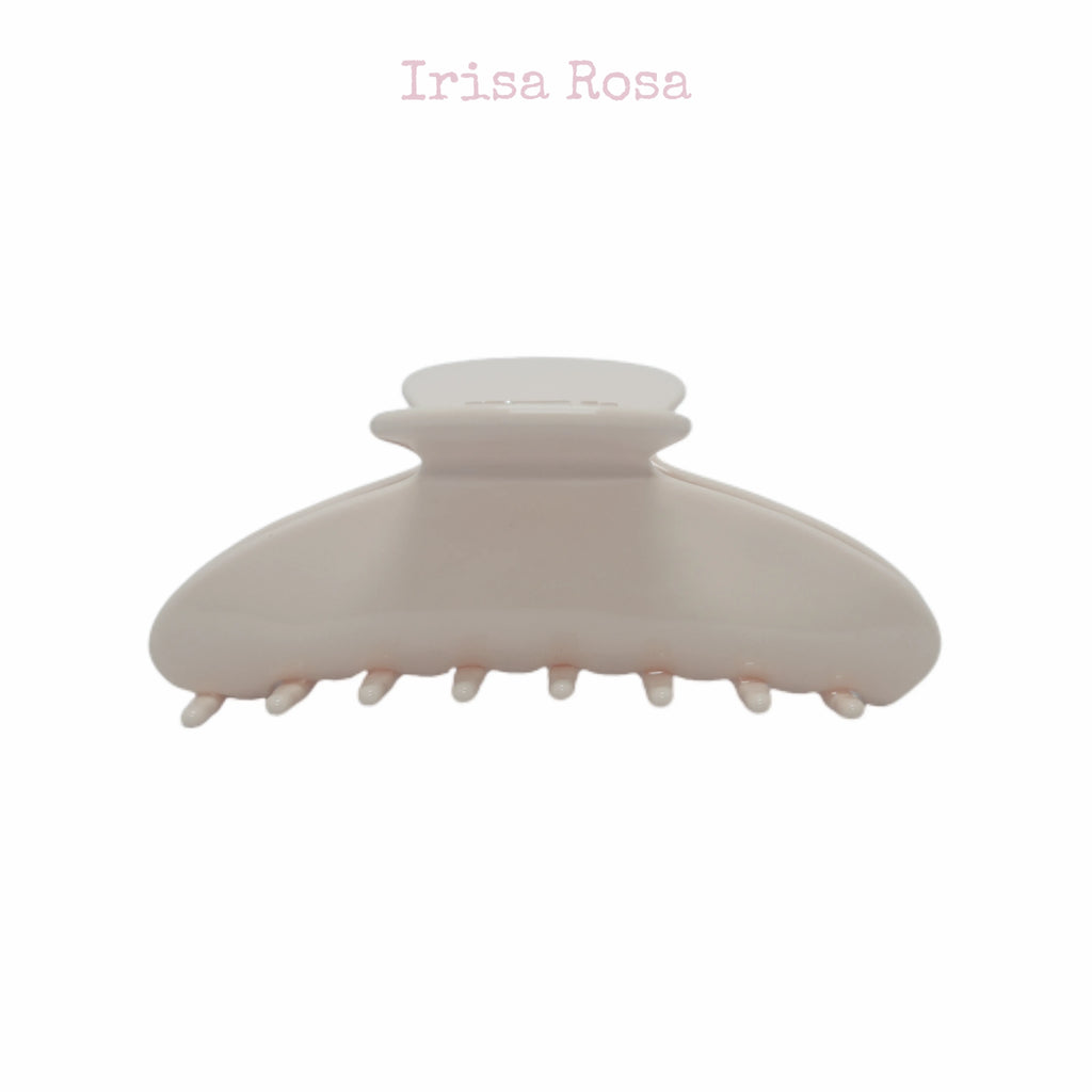 Gabrielle Claw in Jade Butter – minimalist cream-toned claw clip with smooth matte finish